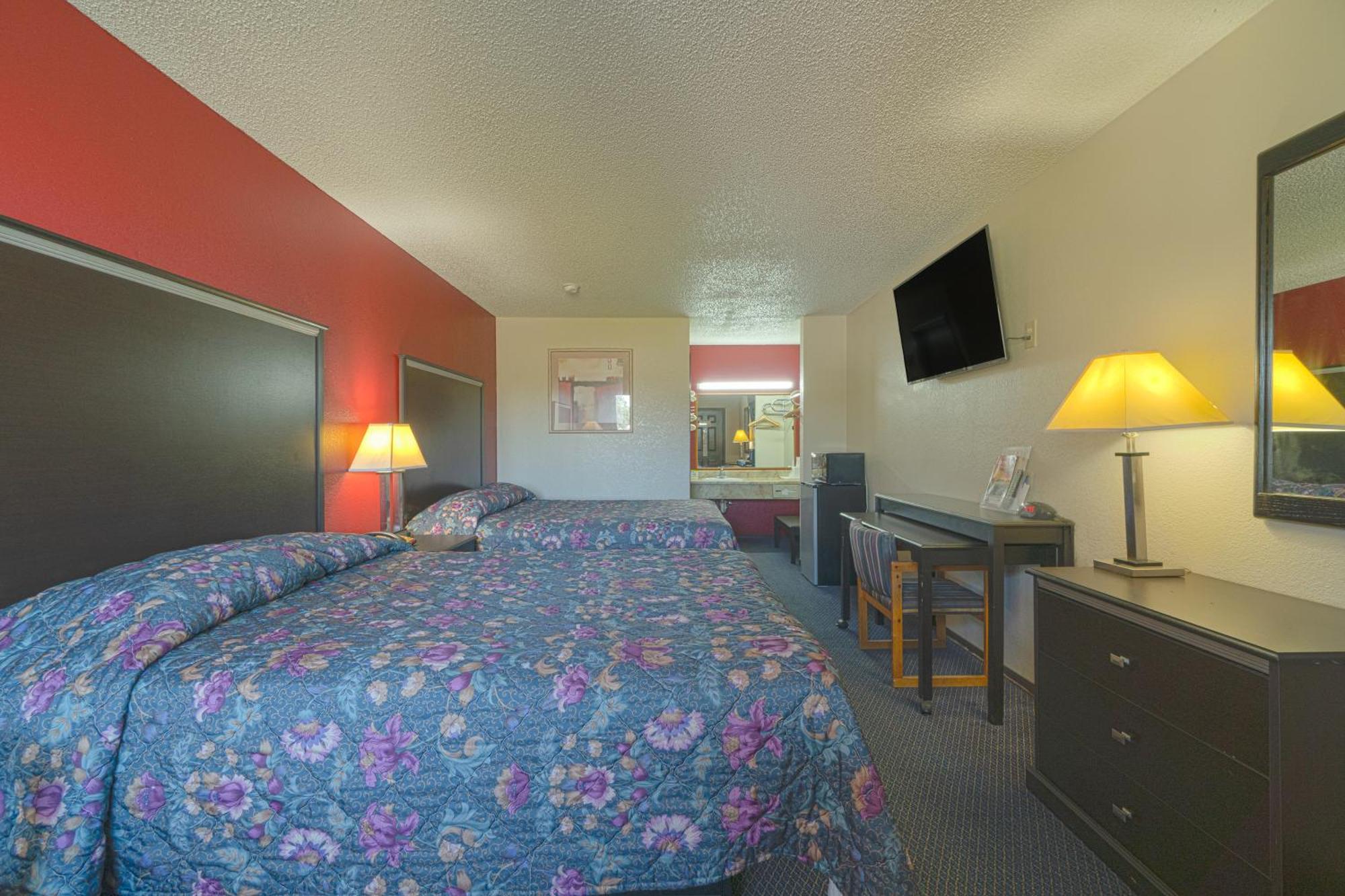 Regency Inn & Suites By Oyo Bay City Tx Bagian luar foto
