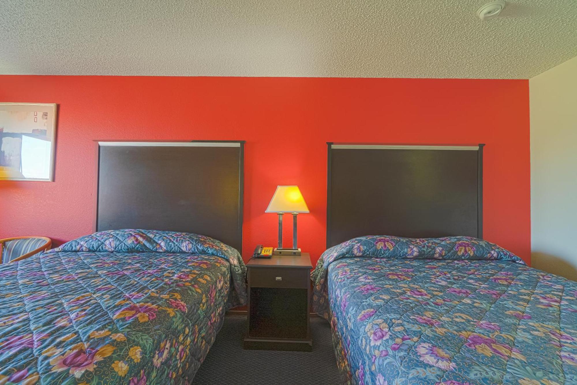 Regency Inn & Suites By Oyo Bay City Tx Bagian luar foto