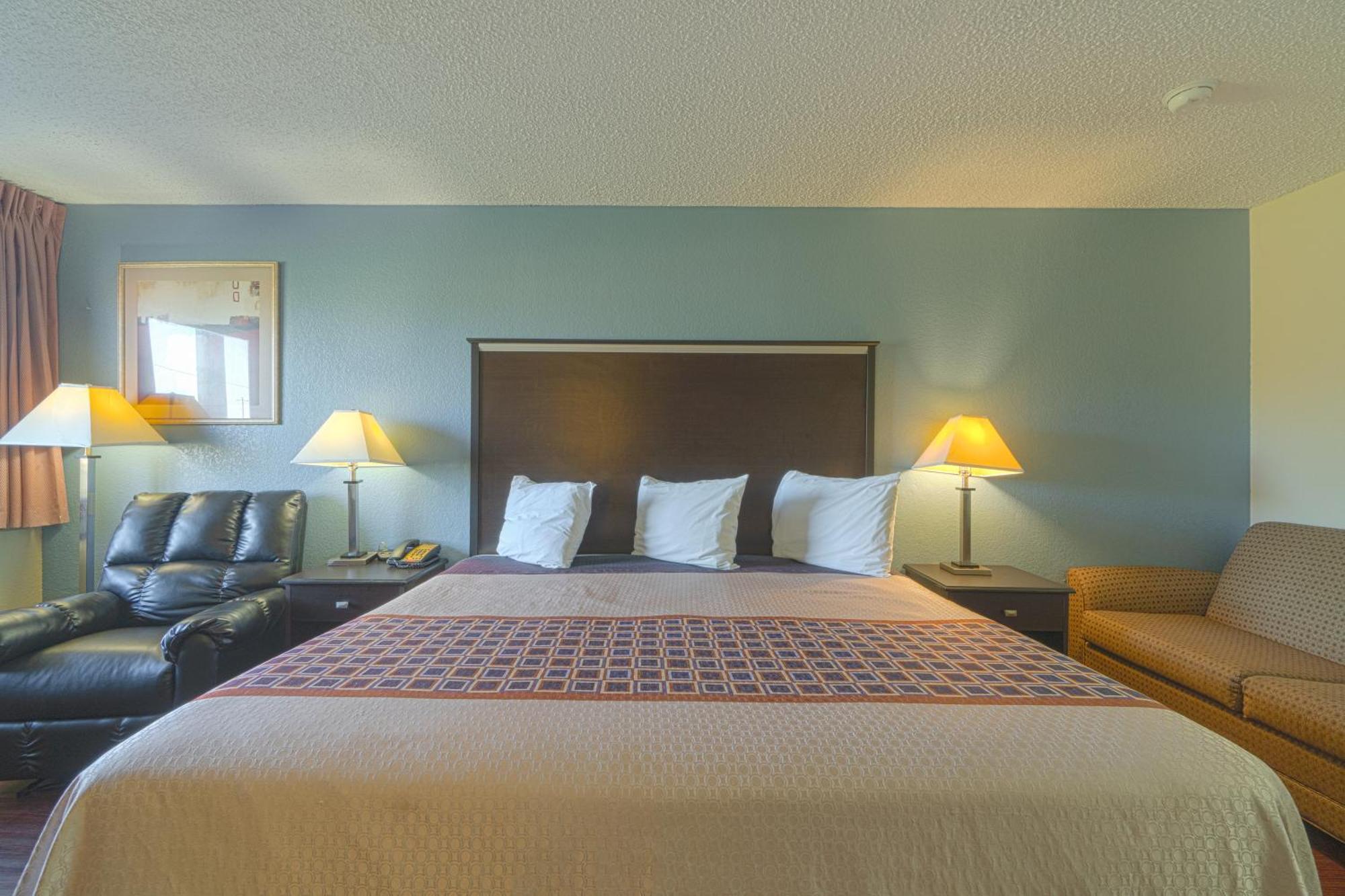 Regency Inn & Suites By Oyo Bay City Tx Bagian luar foto