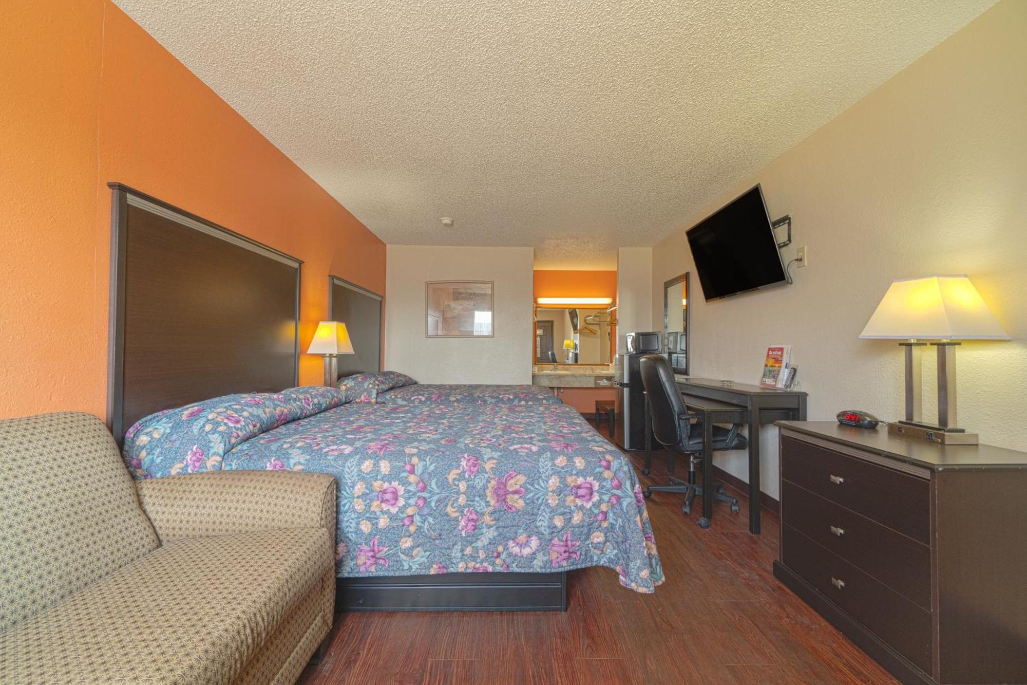 Regency Inn & Suites By Oyo Bay City Tx Bagian luar foto