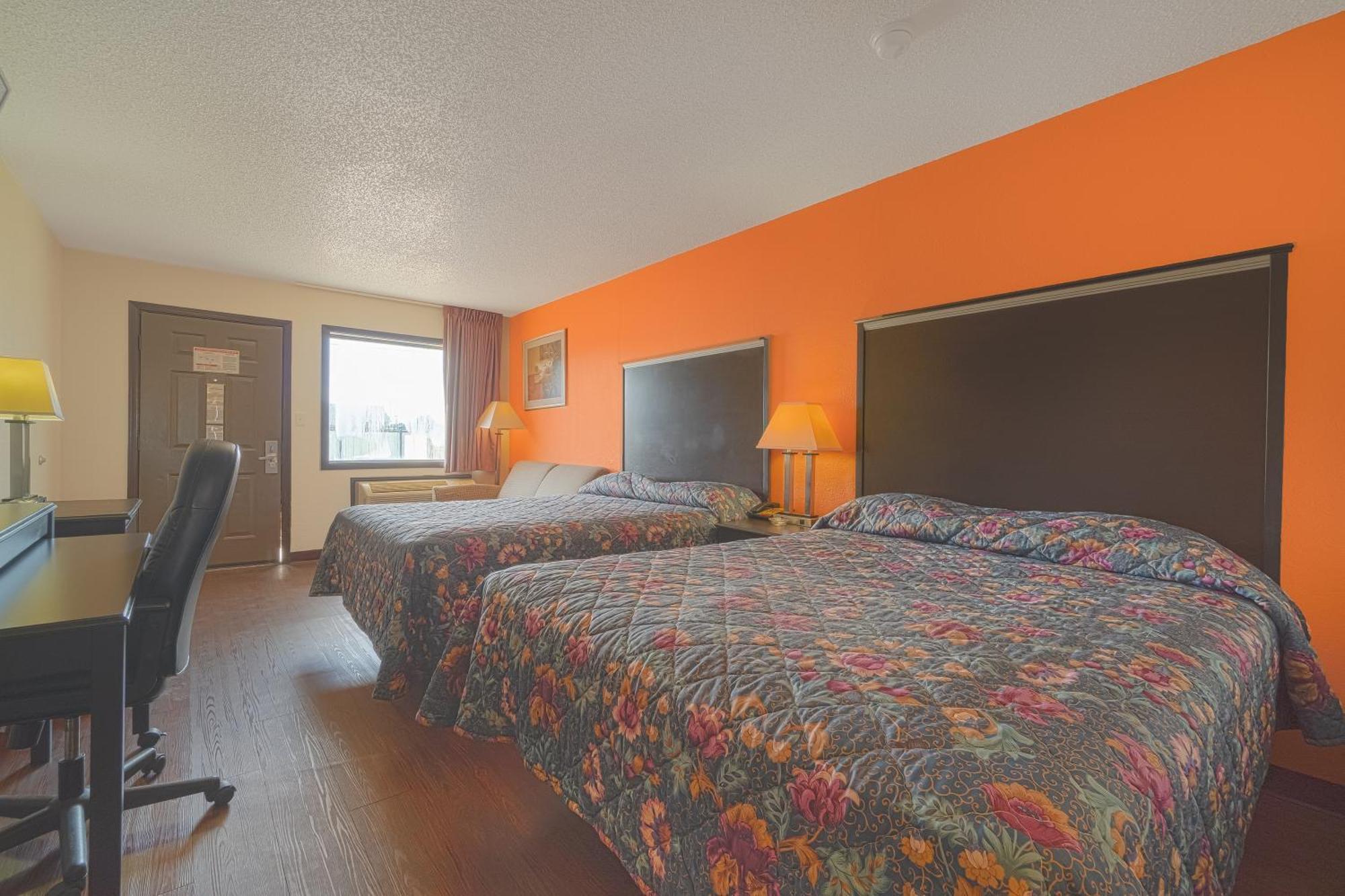 Regency Inn & Suites By Oyo Bay City Tx Bagian luar foto