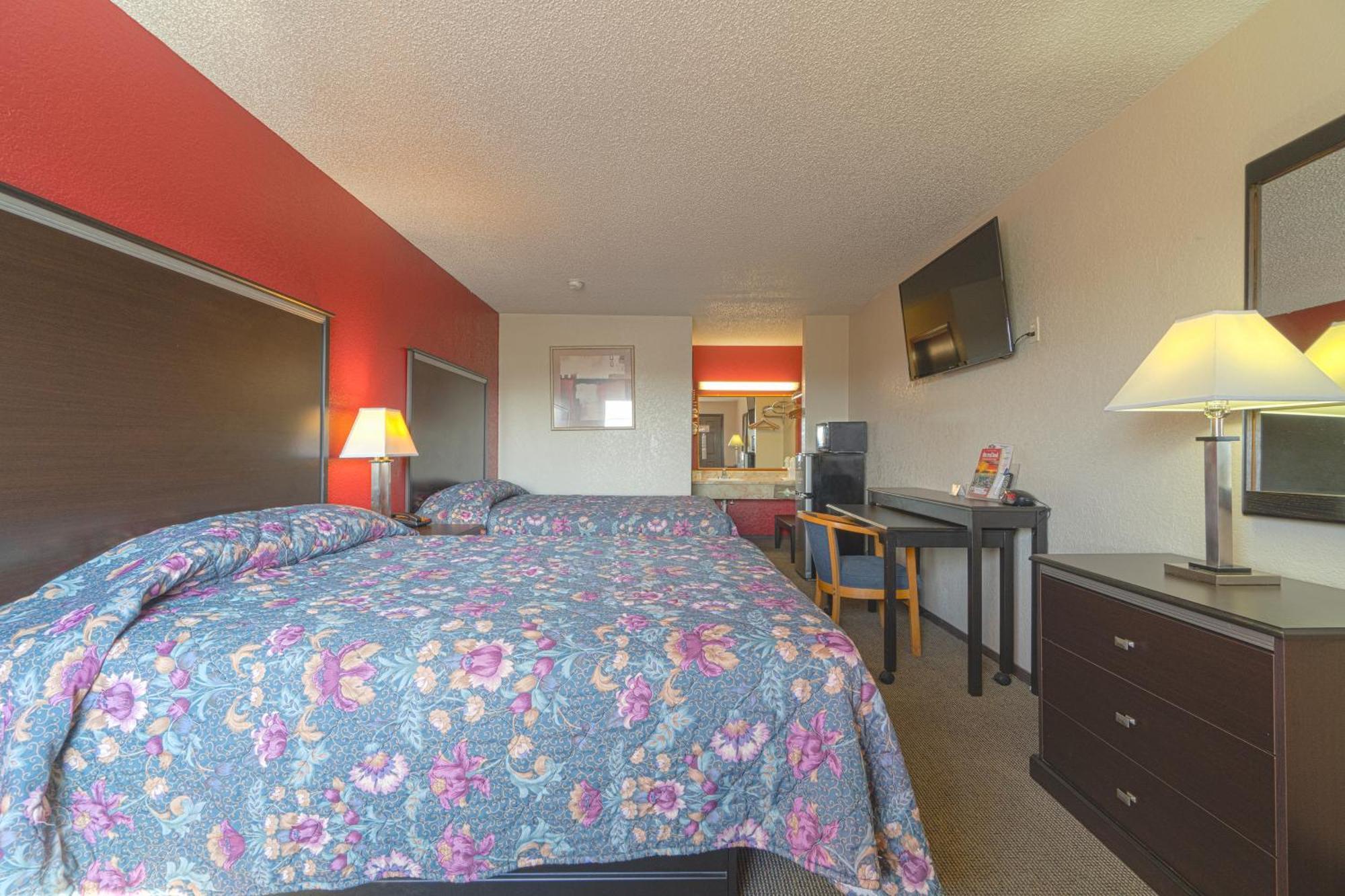 Regency Inn & Suites By Oyo Bay City Tx Bagian luar foto