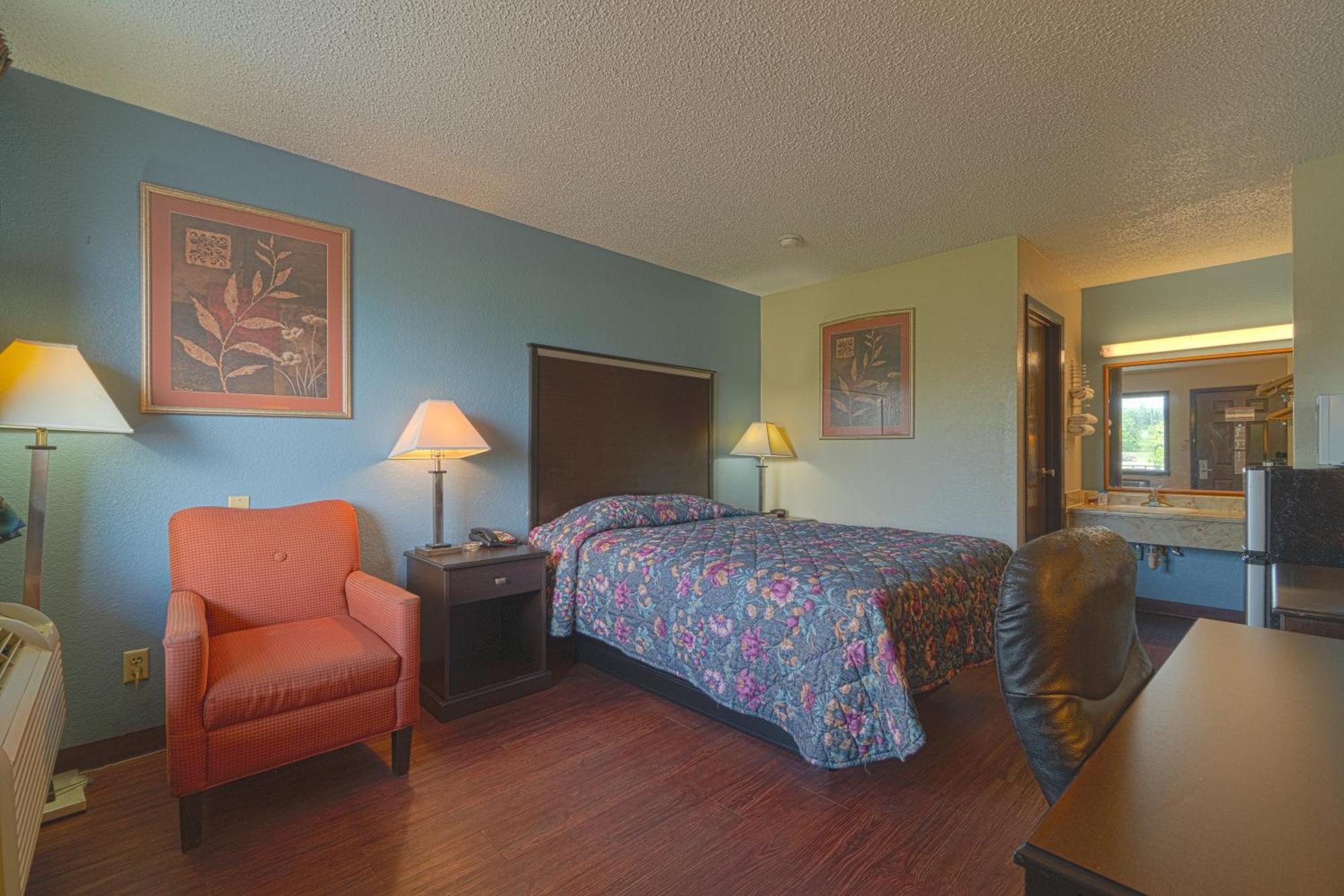 Regency Inn & Suites By Oyo Bay City Tx Bagian luar foto