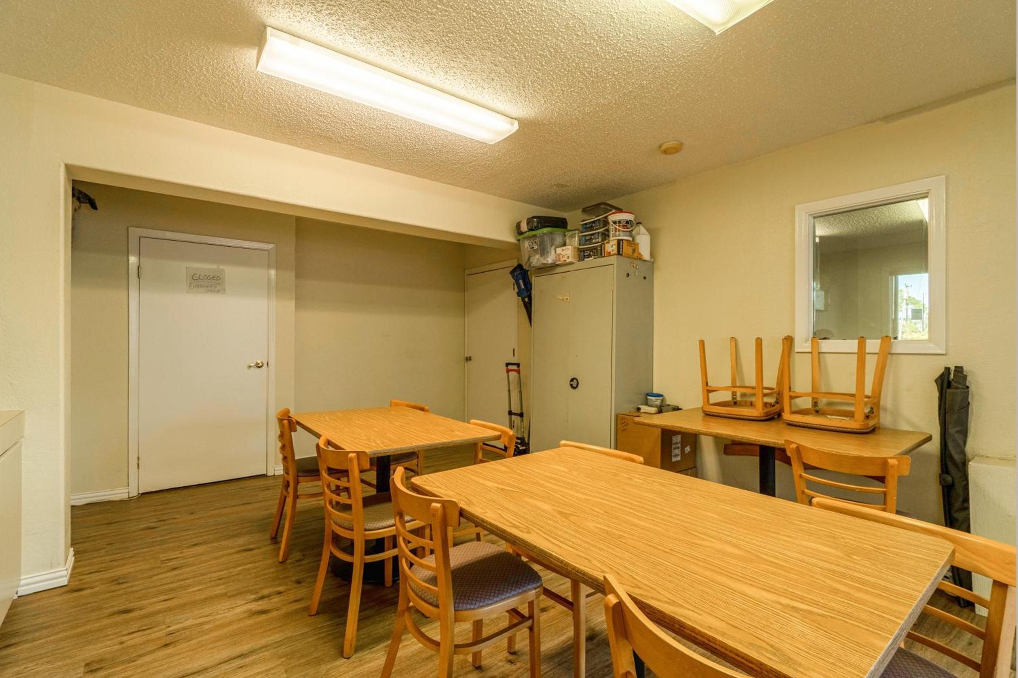 Regency Inn & Suites By Oyo Bay City Tx Bagian luar foto